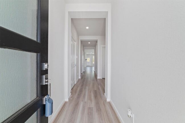 Building Photo - 32906 School Hl Rd