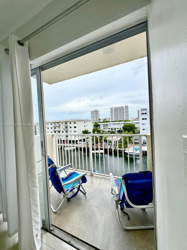 Primary Photo - 3615 NE 167th St