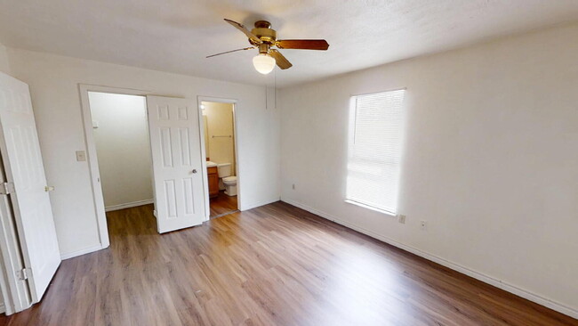 Building Photo - "Charming 3-Bed, 2-Bath Gem in Copperas Co...