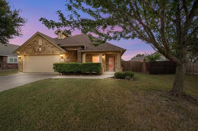 Building Photo - 4802 Oakview Dr