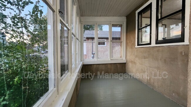 Building Photo - 723 14th St N