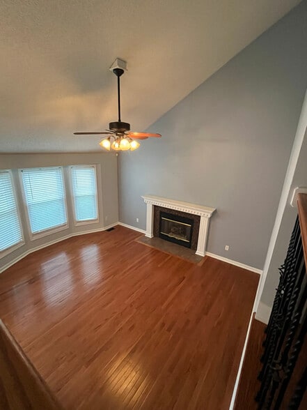 Building Photo - 1433 SW Highland Dr