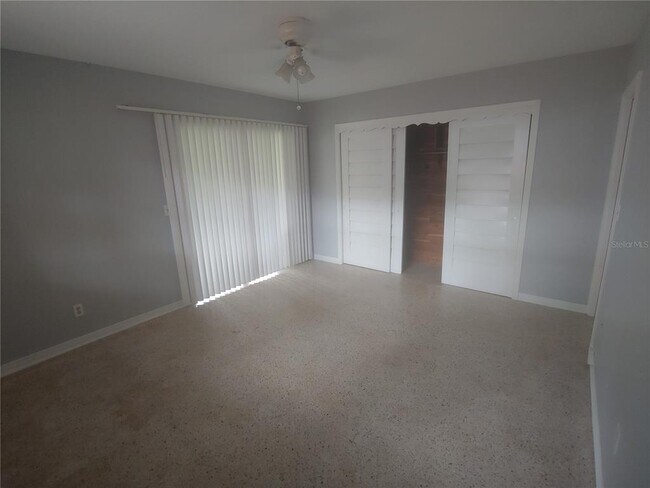 Building Photo - 2446 Fairway Ave S