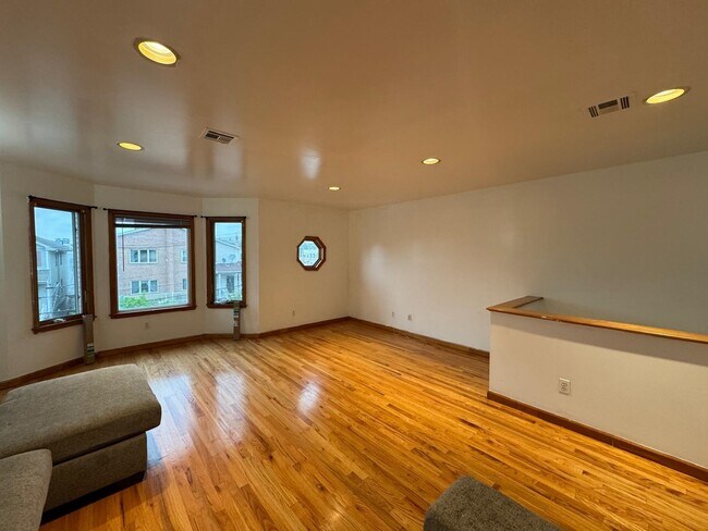 Building Photo - 162 W 53rd St