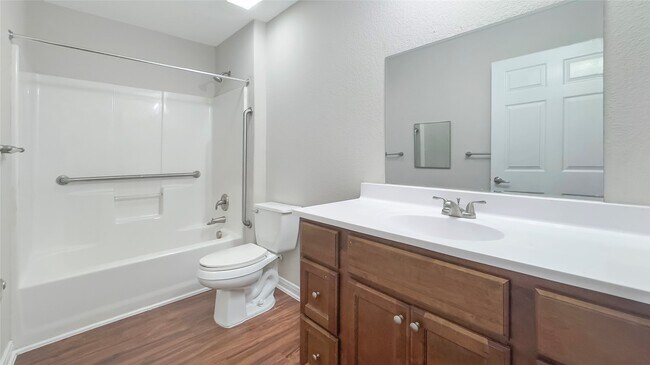 Building Photo - 7406 Blue Jay Dr