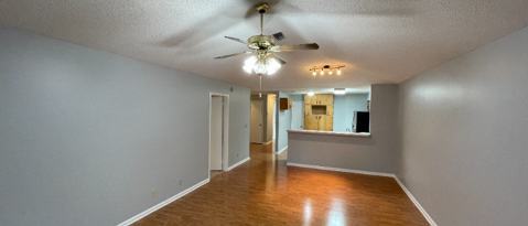 Building Photo - 1827 Wildwood Creek Ln
