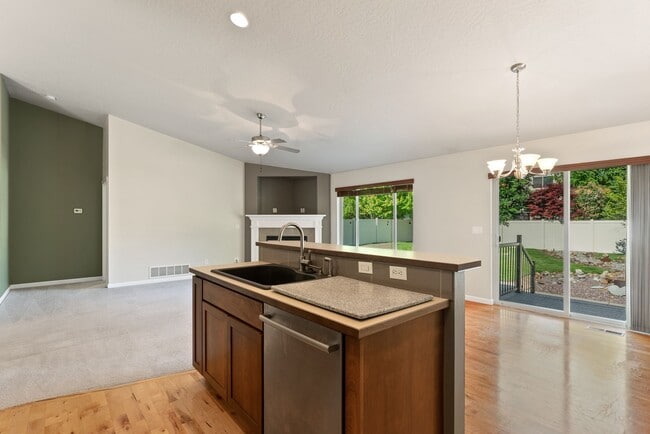 Building Photo - 1790 N Winchester St