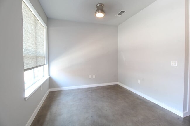 Building Photo - 116 Newell Ave