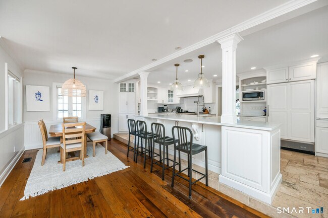 Building Photo - 20 Outlook Dr