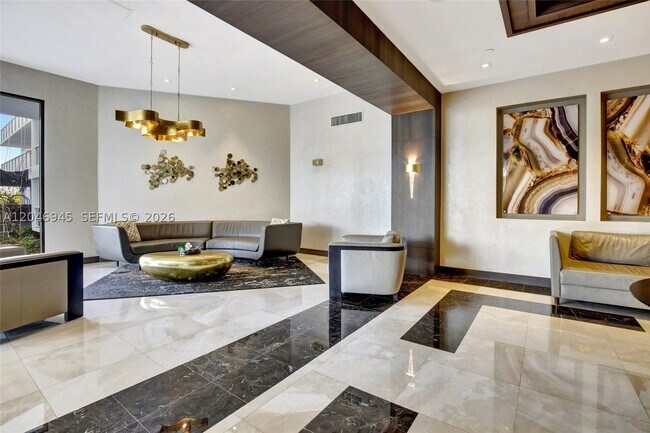 Building Photo - 20515 E Country Club Dr