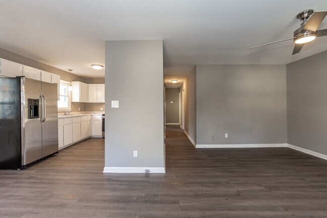 Building Photo - 9 Quad Oak Dr