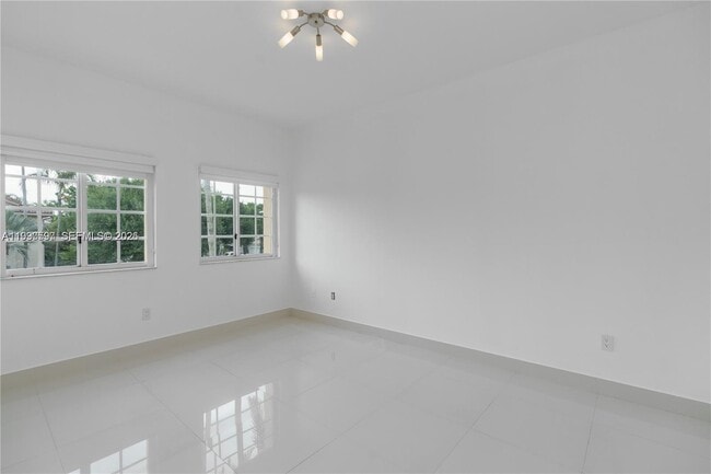 Building Photo - 7333 NW 108th Ct