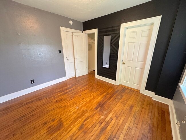 Building Photo - Charming Two-Bedroom Single Family Home with Detached Garage