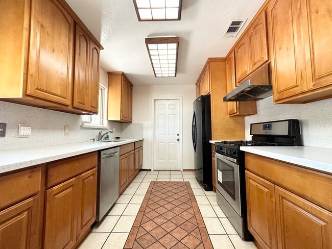 Building Photo - Charming Single-Story Home in Fair Oaks!