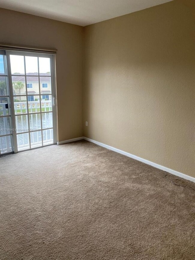 Building Photo - 2832 SW 81st Ave