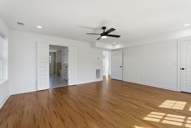 Building Photo - 203 Oceola Ave