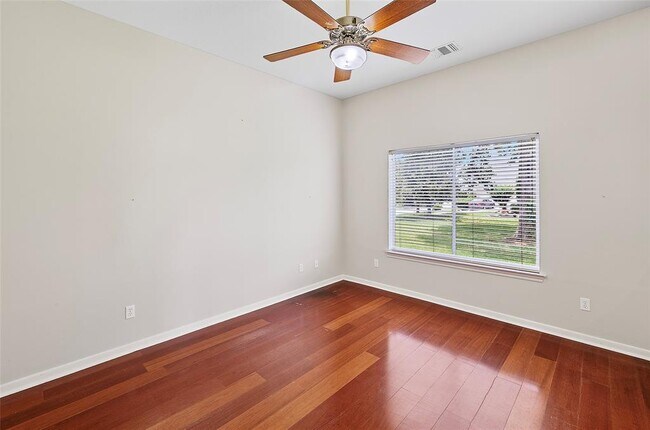 Building Photo - 19 Greenview St