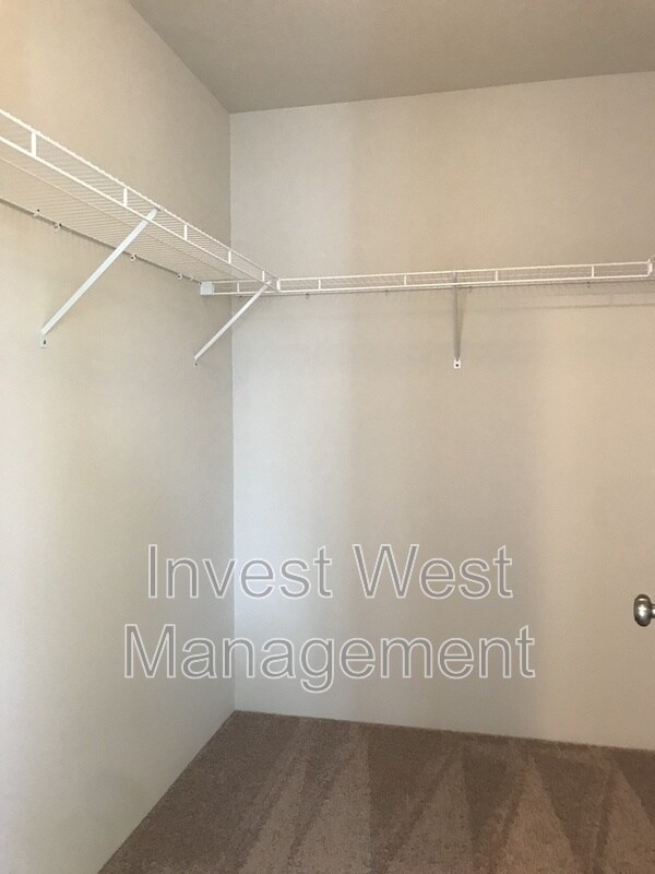 Building Photo - 13114 NE 56th Cir