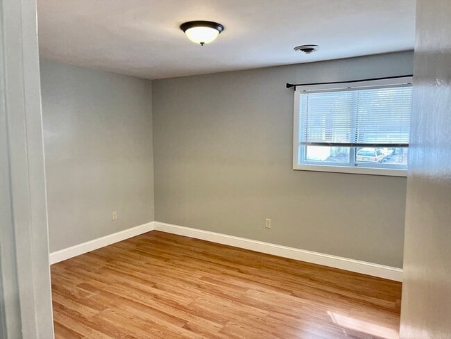 Building Photo - 225 Danforth St