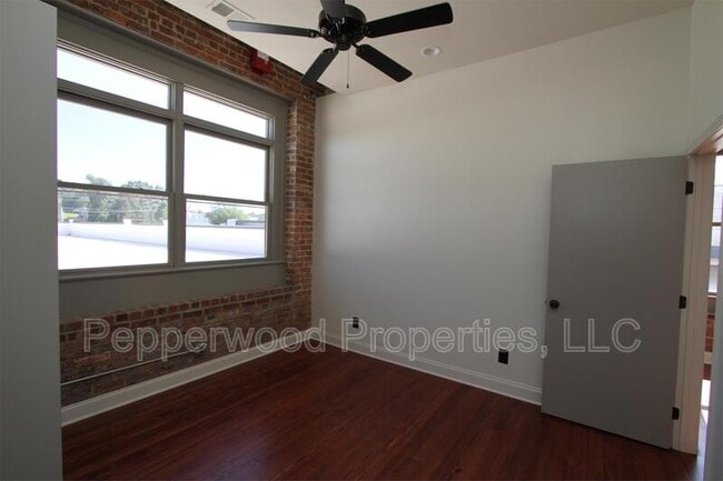 Building Photo - 149 S Daniel Morgan Ave