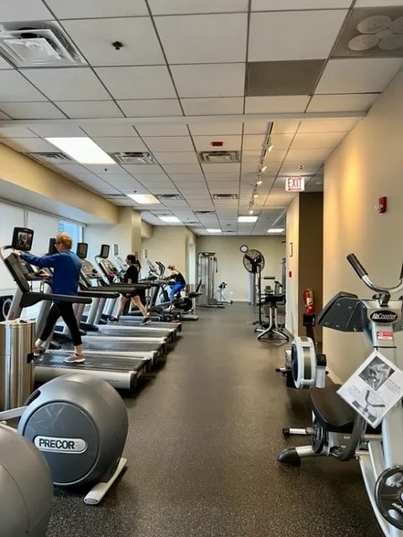 Building Photo - 512 N McClurg Ct