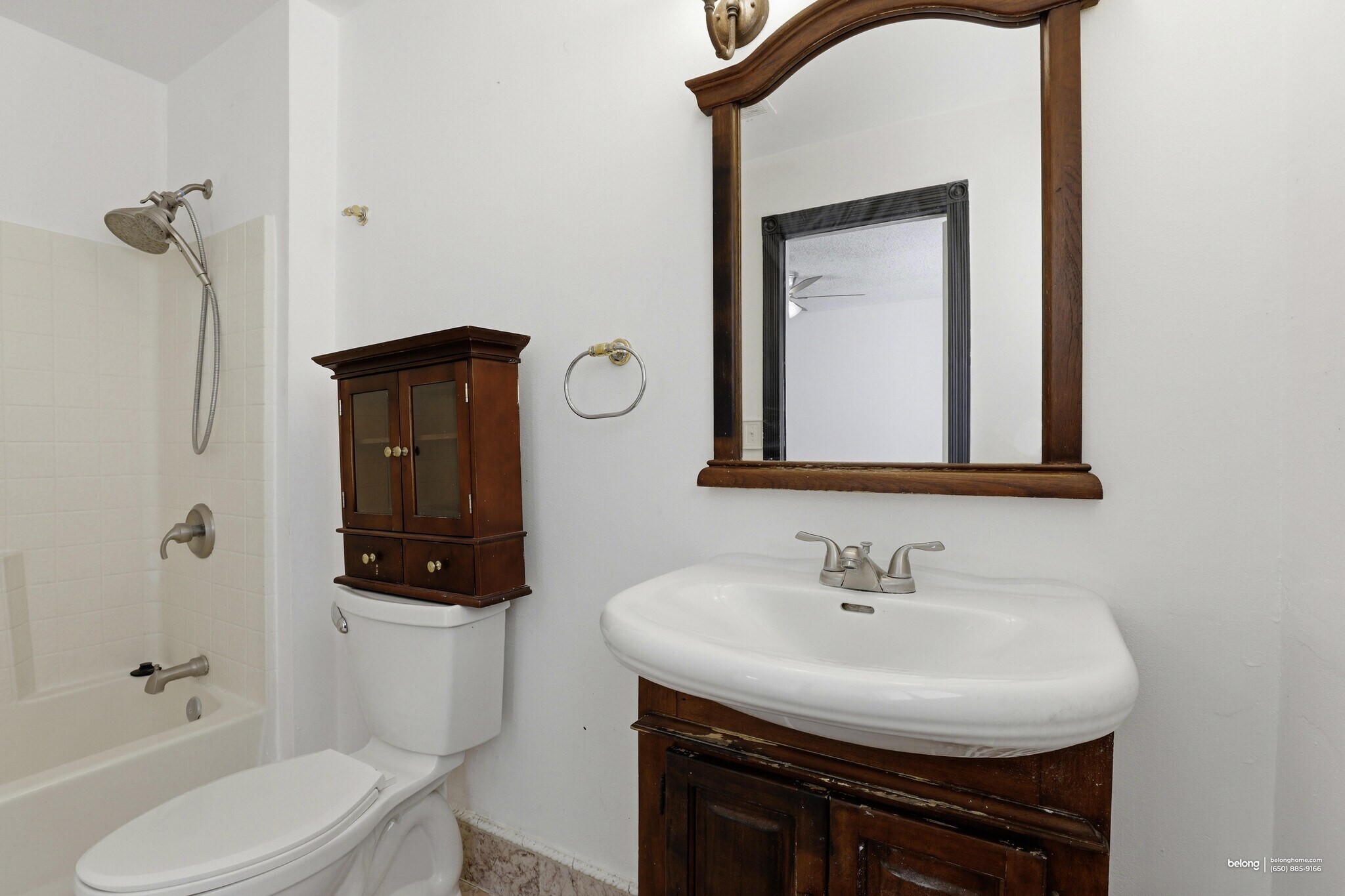 Building Photo - 1056 Hacienda Dr