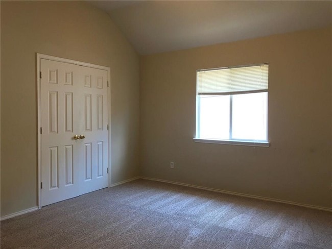 Building Photo - 1418 Summerplace Dr