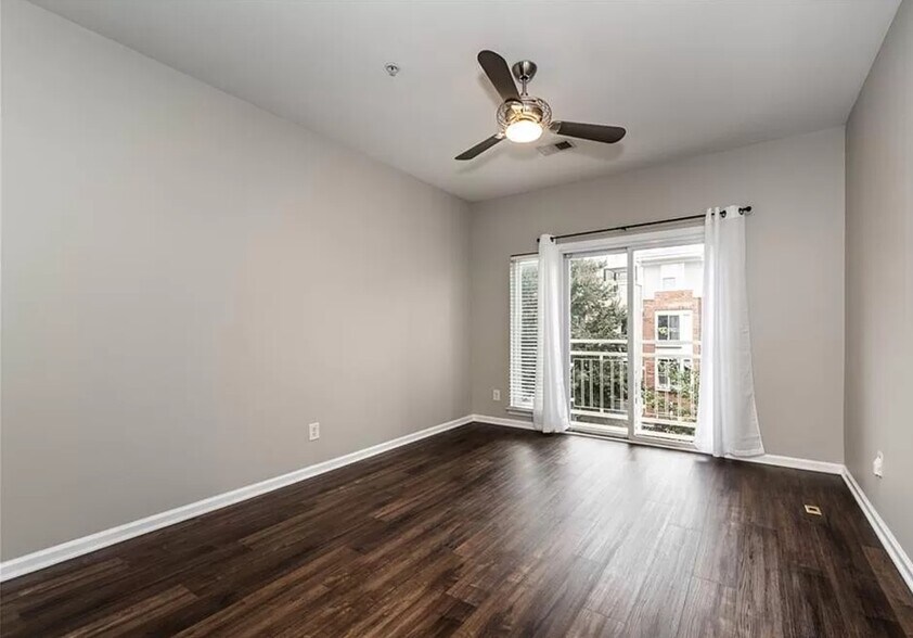 Building Photo - 519 Donatello Ave