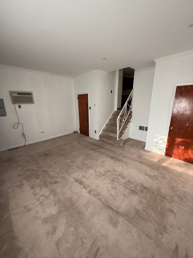 Building Photo - Cute two bedroom in Frankford section of P...