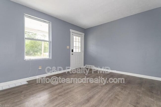 Building Photo - 3724 W 41st St