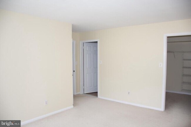 Building Photo - 202 Salem Ct