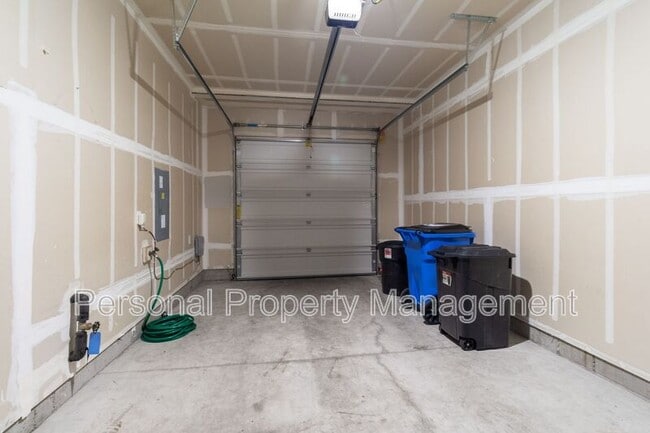 Building Photo - 1311 NE 82nd Way