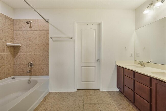 Building Photo - 7239 Mountain Prairie Dr