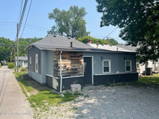 Building Photo - 720 E Court Ave