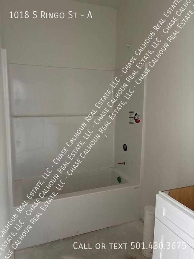 Building Photo - 1018 S Ringo St