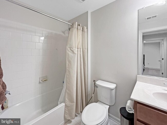 Building Photo - 221 Red Oak Ridge Pl