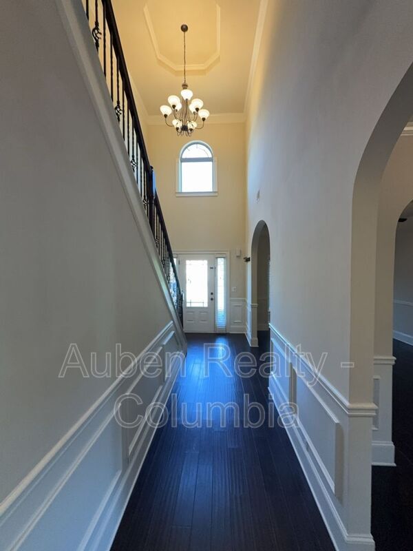 Building Photo - 510 Meadow Grass Ln
