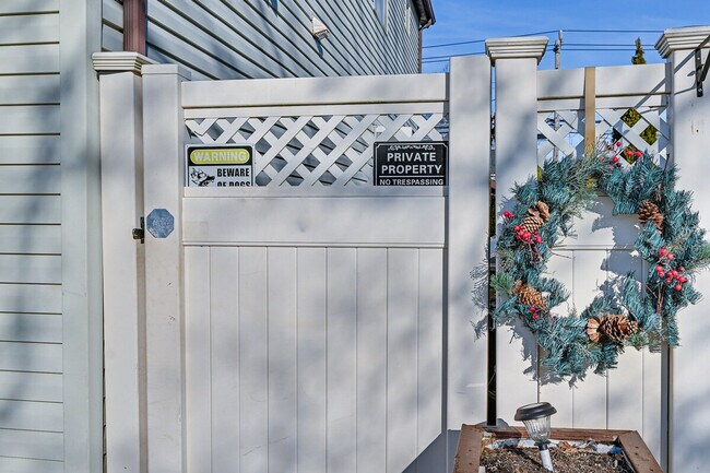 Building Photo - 35 Butternut Ln