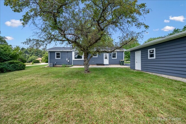Building Photo - 355 Hilltop Dr
