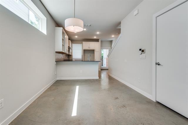 Building Photo - 1155 Crownview Ln