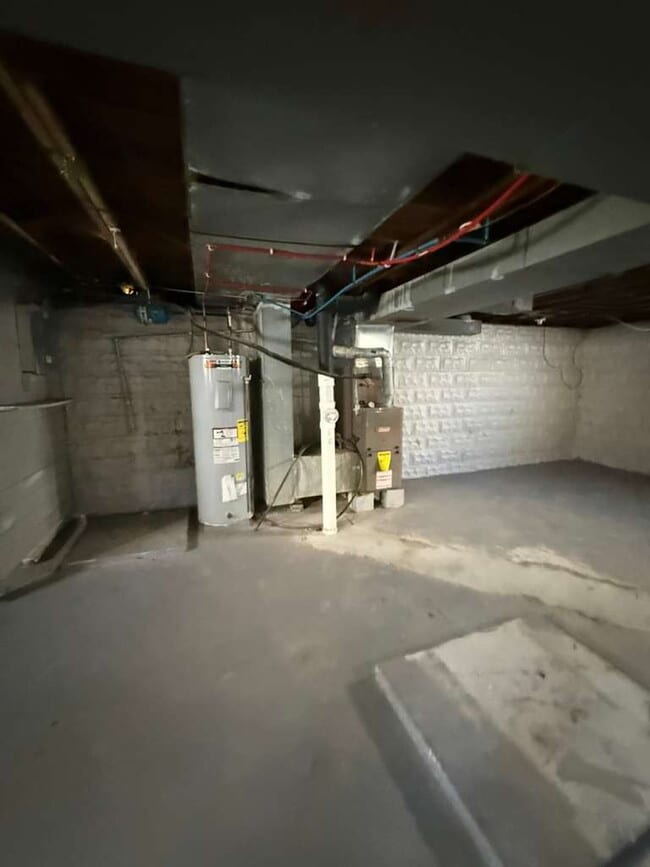 Building Photo - 10045 Dorothy Ave