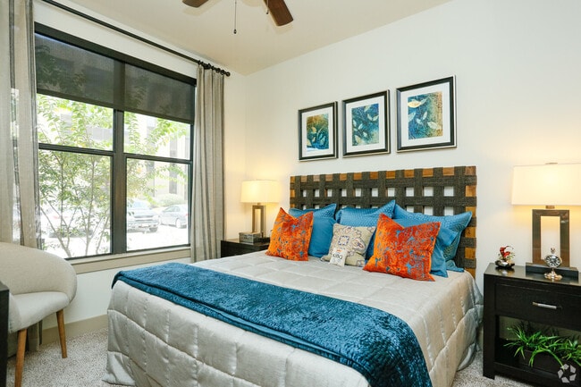 Building Photo - Luxury 2-Bed Today!