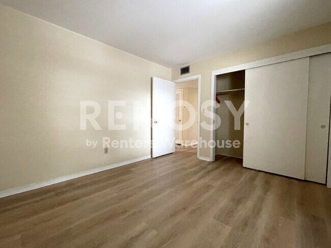 Building Photo - 1130 Rue Des Chateaux