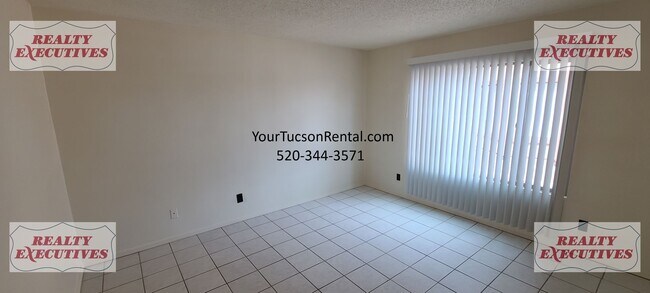 Building Photo - The Village in Midvale Park - Downstairs 1...