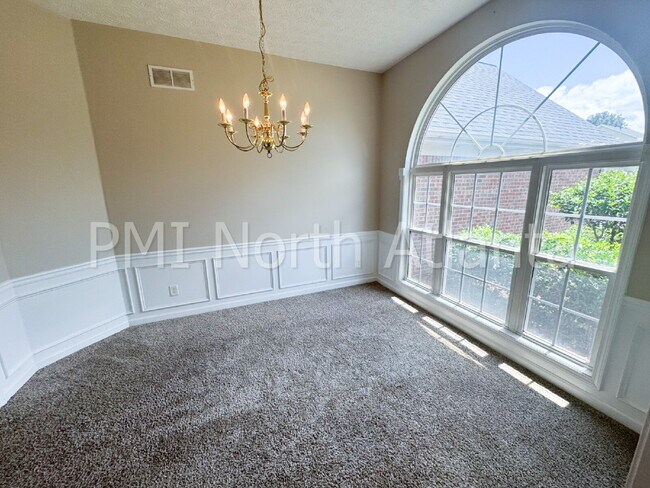 Building Photo - Ranch Style Living! All one floor!