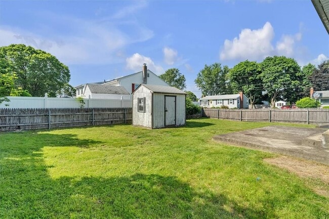 Building Photo - 65 Ingalls St