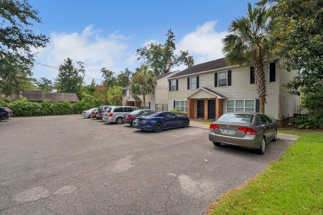 Primary Photo - 847 W Georgia St