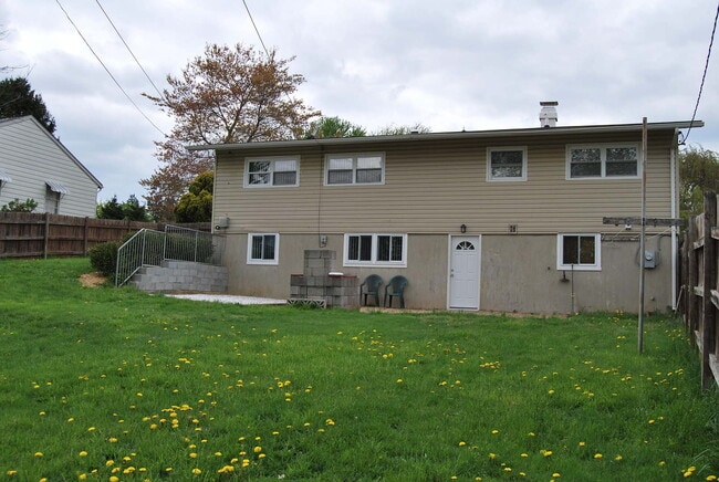 Building Photo - EDGEWOOD - SINGLE FAMILY RANCHER