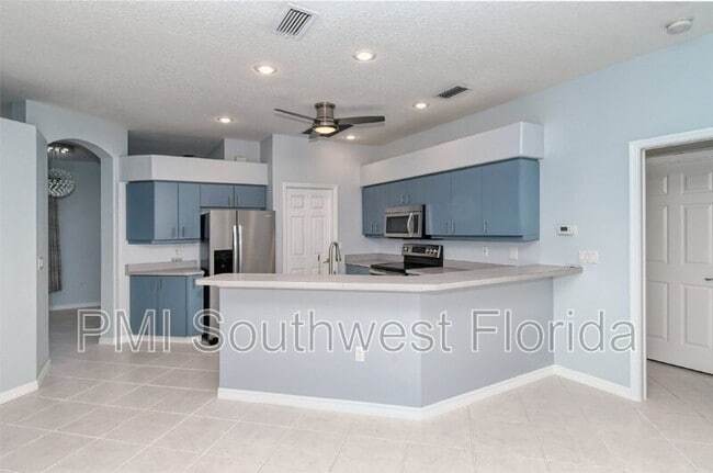 Building Photo - 607 Oak River Ct
