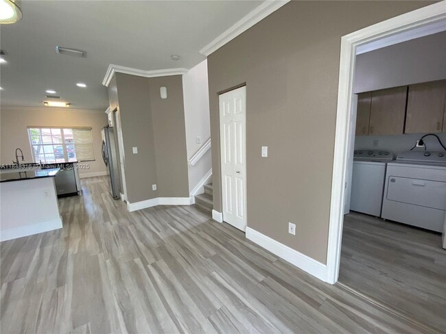 Building Photo - 562 NW 130th Ave
